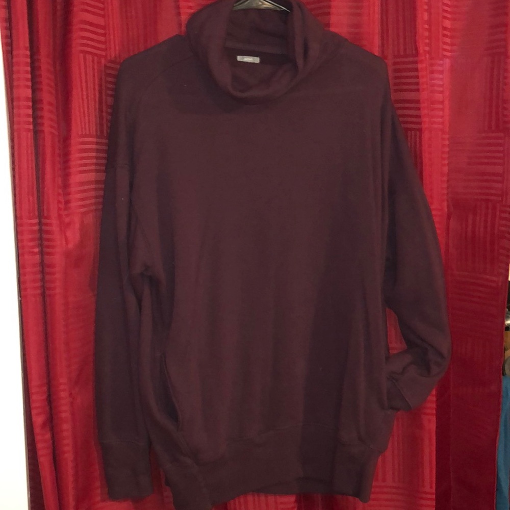 burgundy mock neck sweatshirt